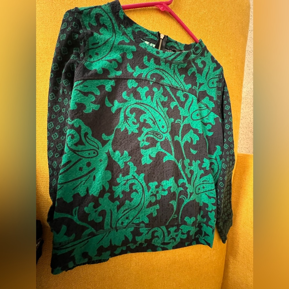 H&M color black and green